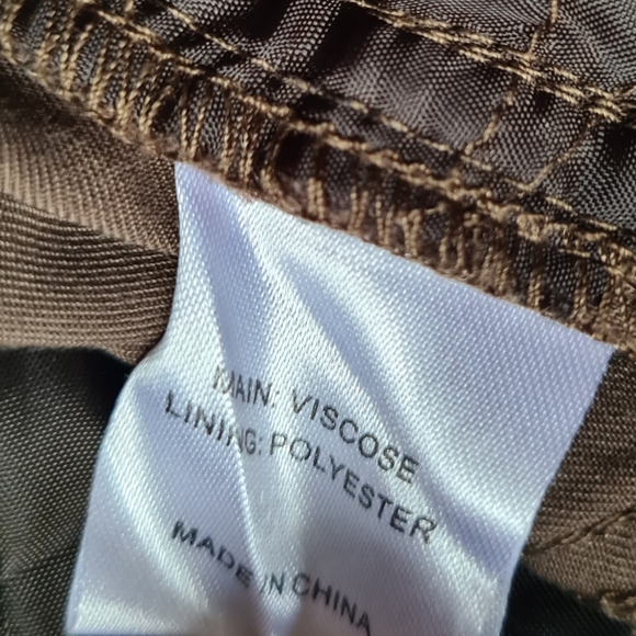 WAYNE By Wayne Cooper Size 14 Womens Khaki Green 3/4 Capri Casual Pants - Picture 7 of 8